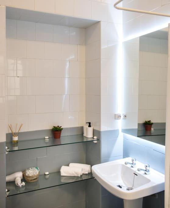 Apartment Mosaic Giralda Севиля Екстериор снимка