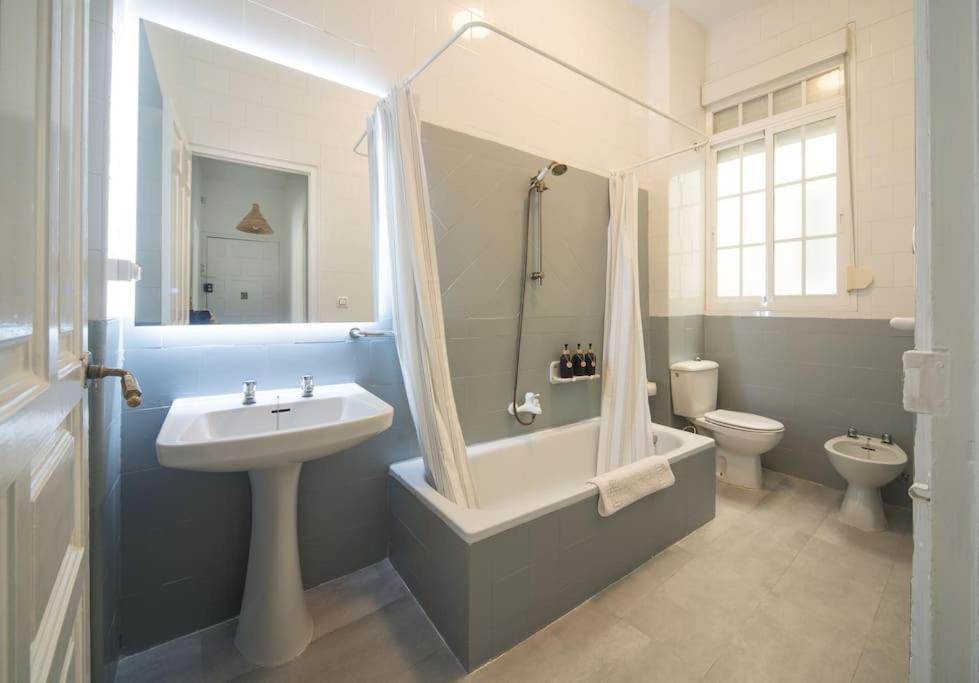Apartment Mosaic Giralda Севиля Екстериор снимка